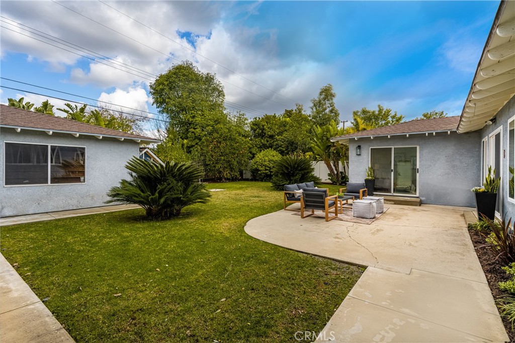 18101 Oak Ridge