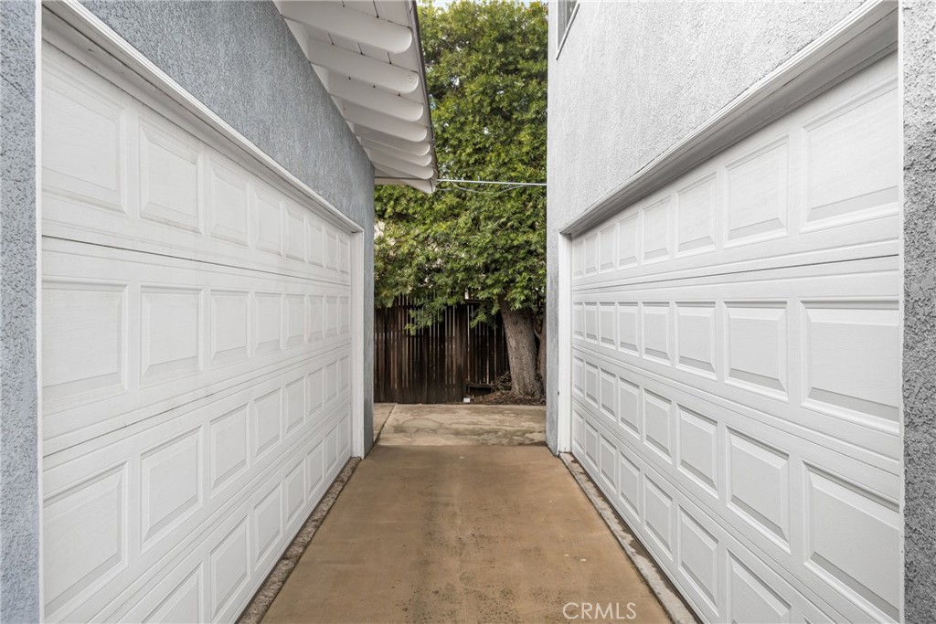 18101 Oak Ridge