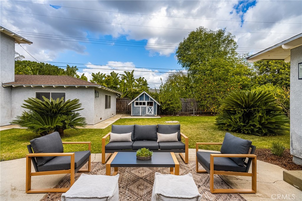 18101 Oak Ridge