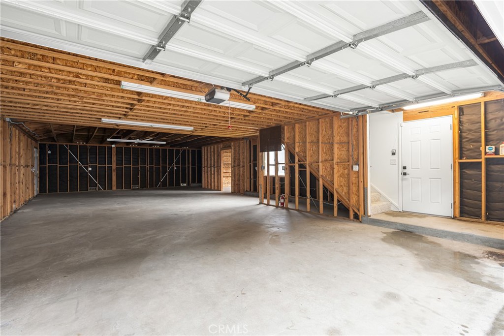 18101 Oak Ridge