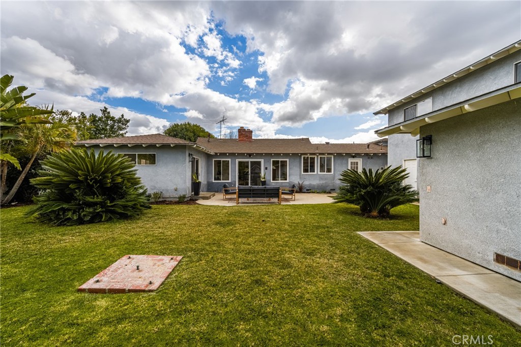 18101 Oak Ridge