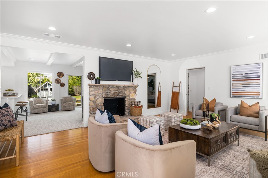 18101 Oak Ridge