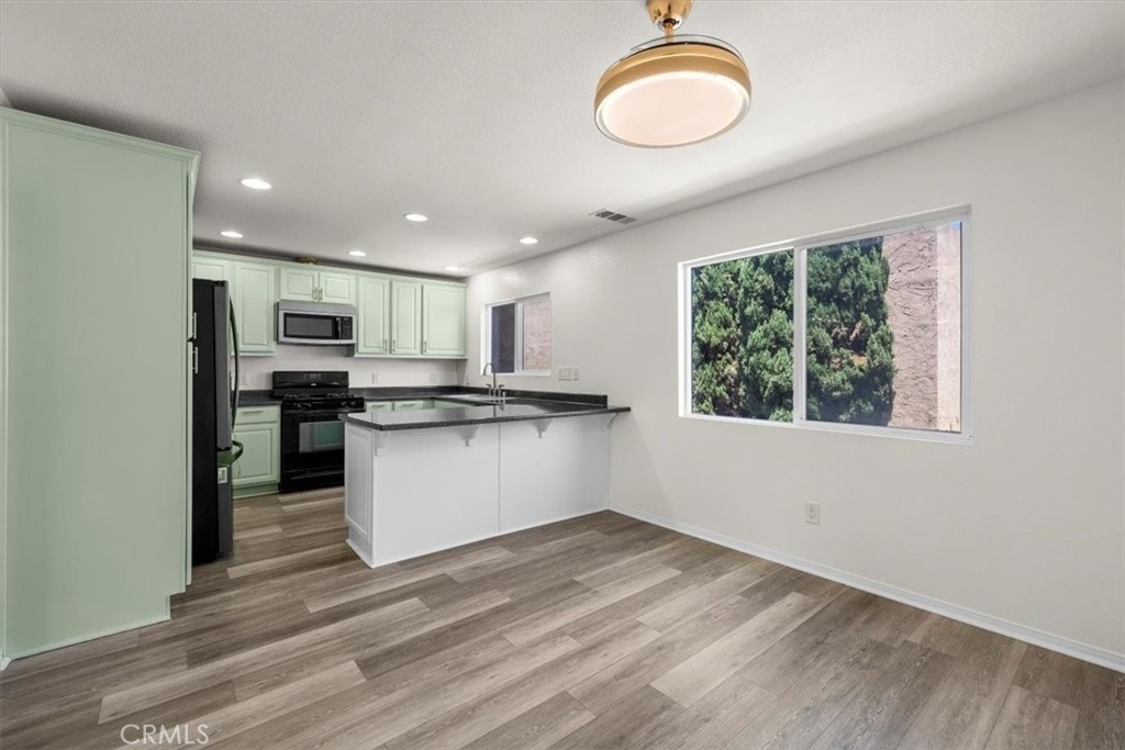 2254 Gaviota Avenue Unit: 34