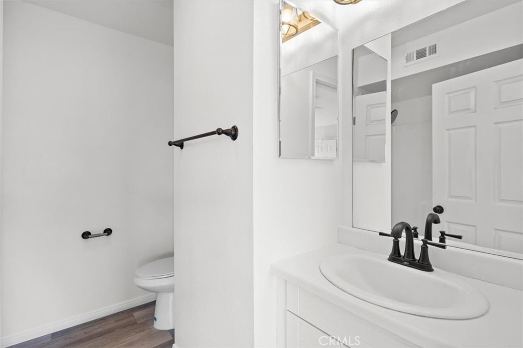 2254 Gaviota Avenue Unit: 34
