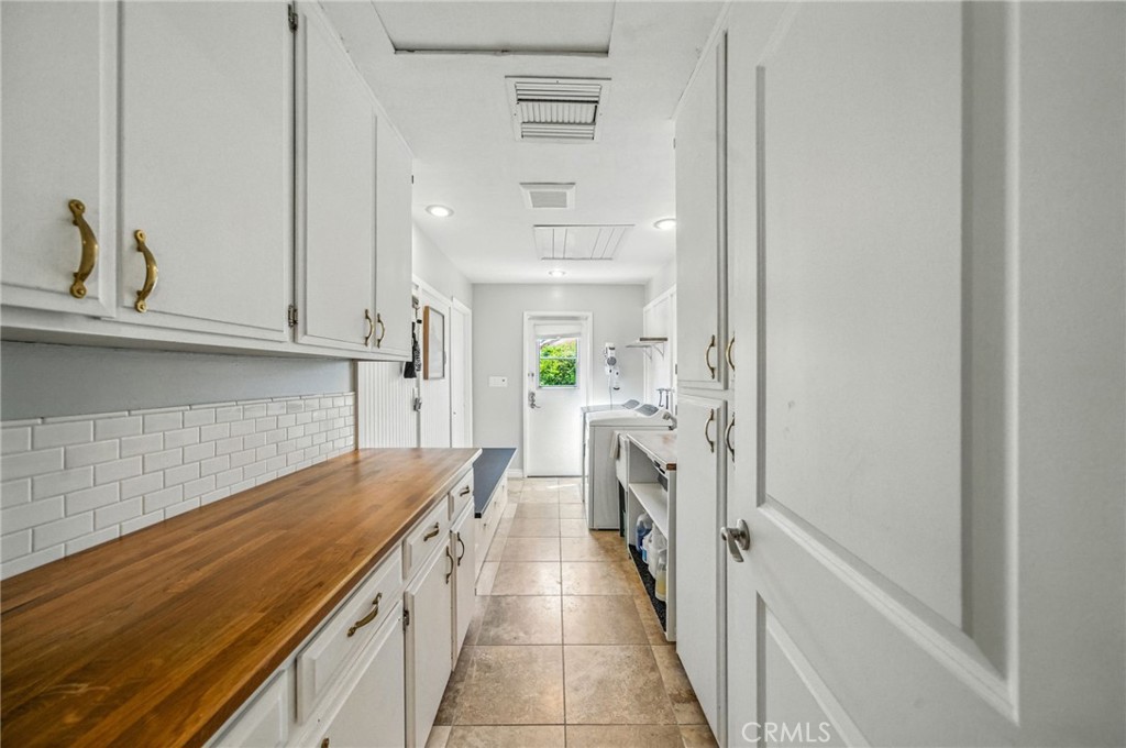 10494 Meadow Glen Way E