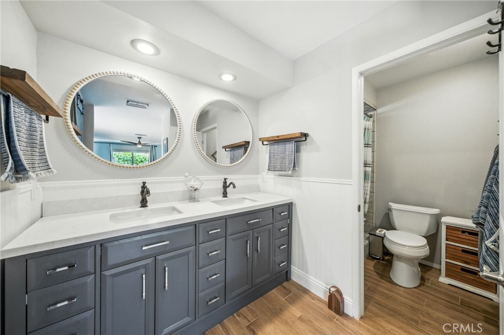 10494 Meadow Glen Way E