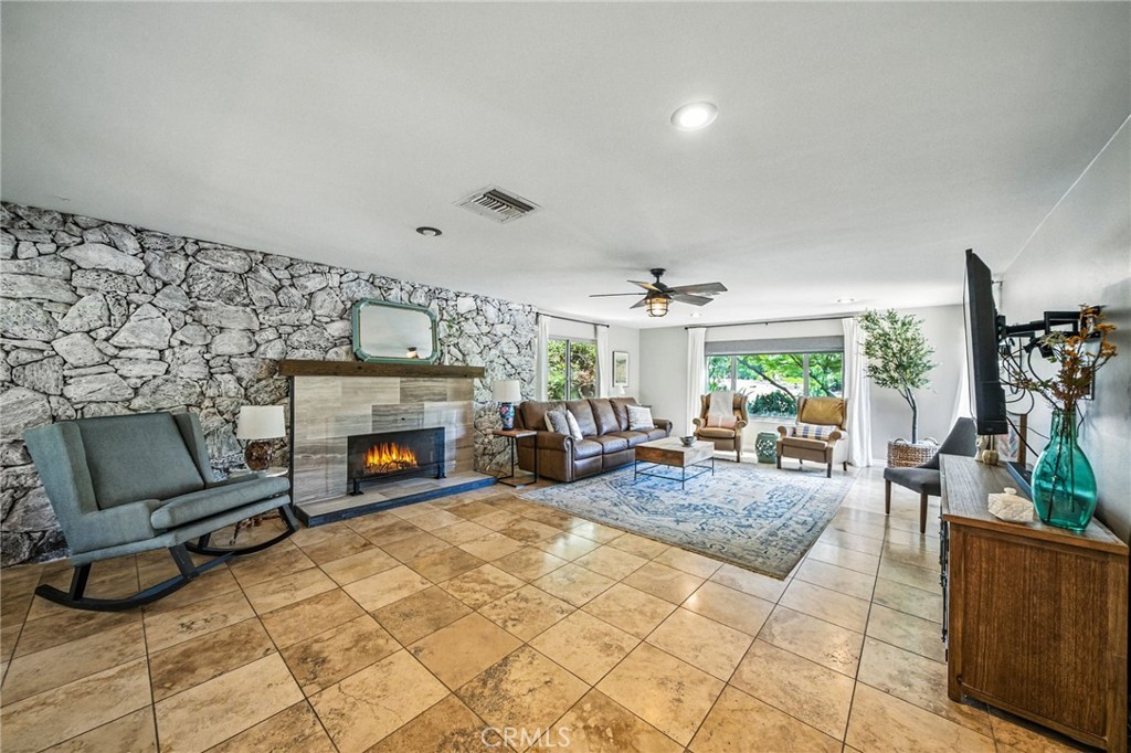 10494 Meadow Glen Way E