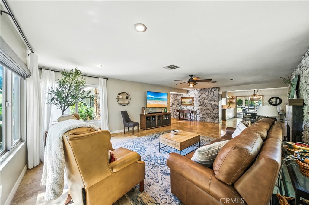 10494 Meadow Glen Way E