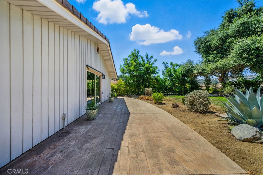 10494 Meadow Glen Way E