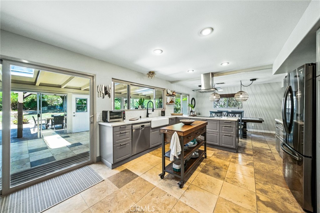 10494 Meadow Glen Way E