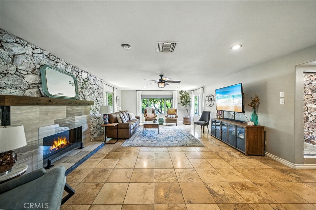 10494 Meadow Glen Way E