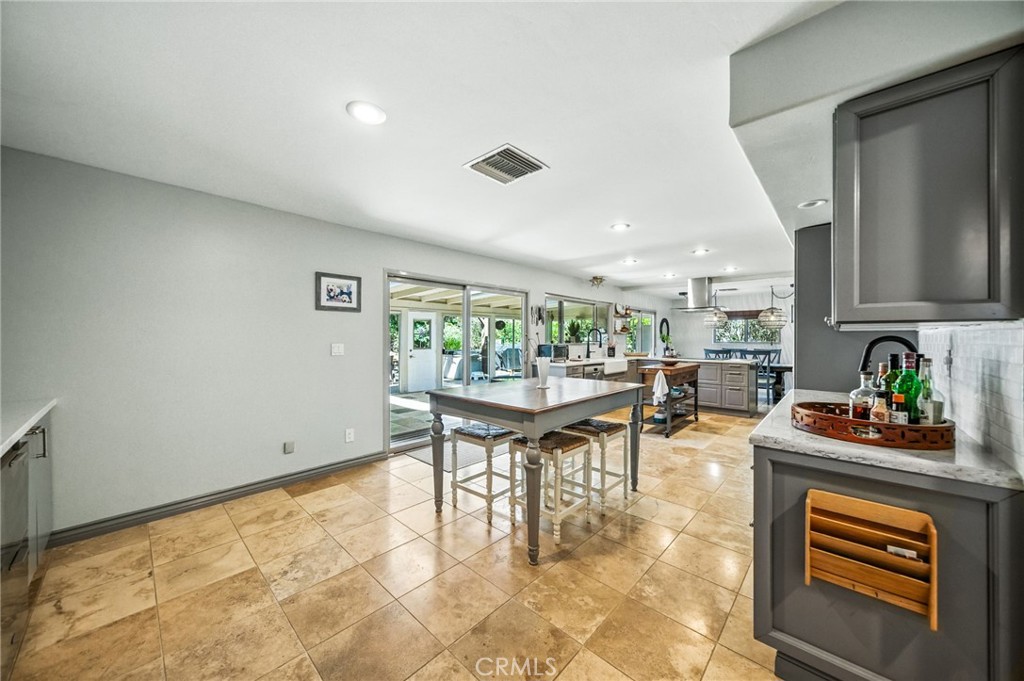 10494 Meadow Glen Way E