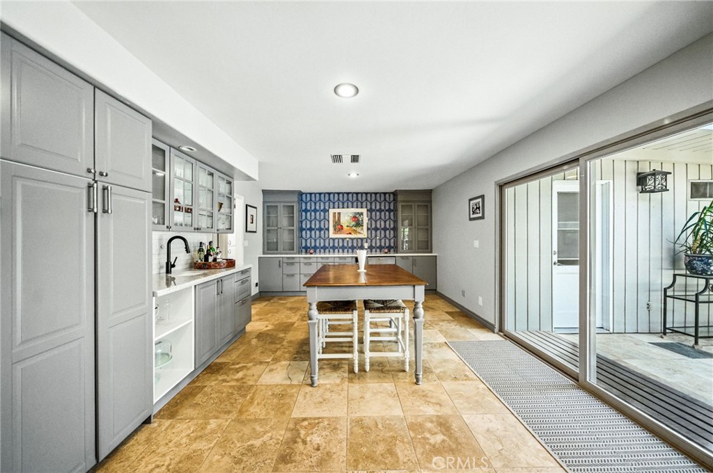 10494 Meadow Glen Way E