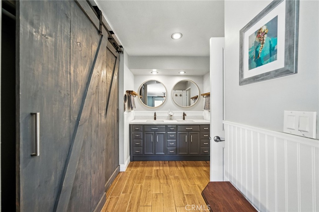 10494 Meadow Glen Way E