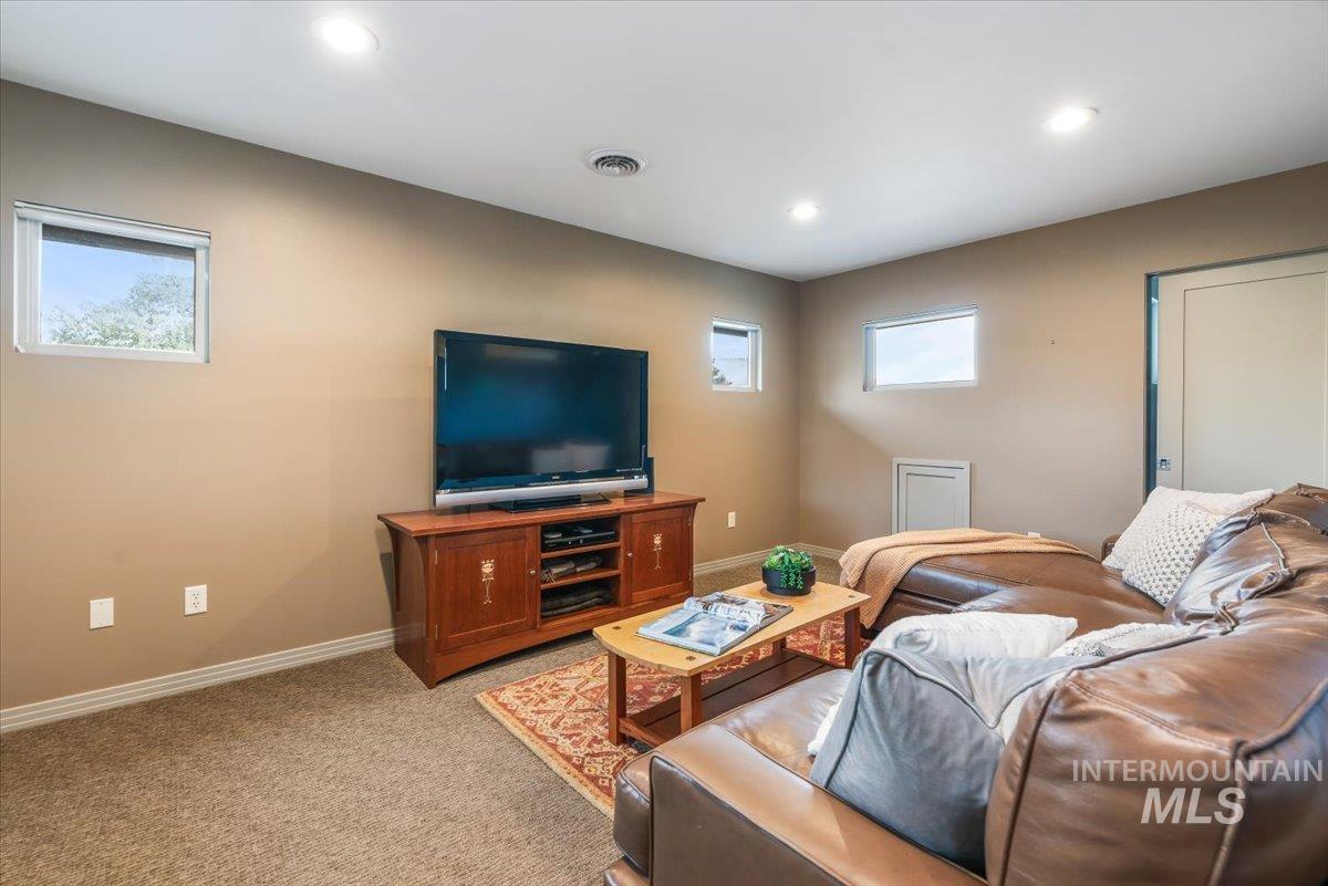 2899 E Table Rock Road