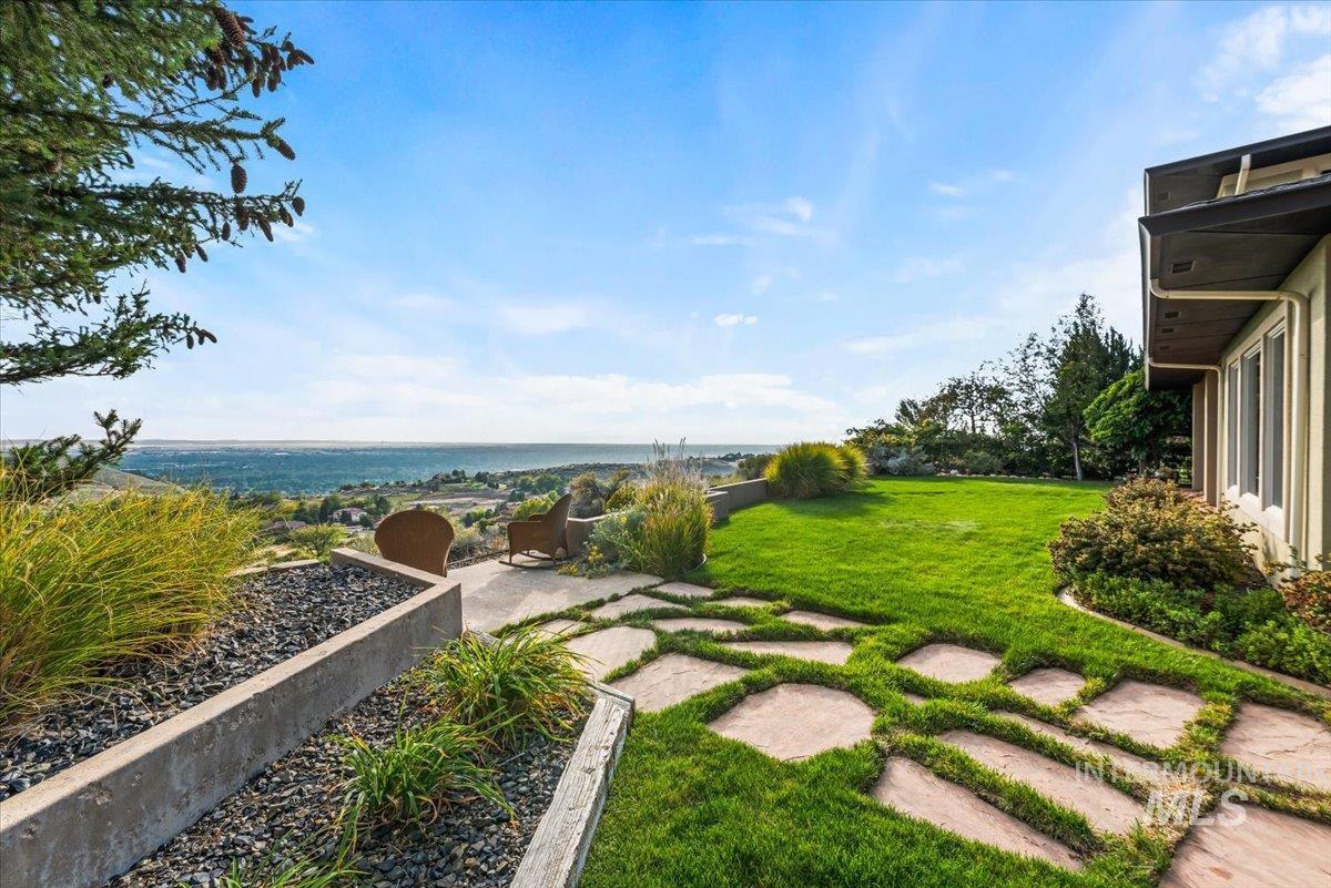 2899 E Table Rock Road