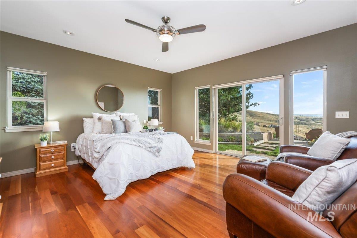 2899 E Table Rock Road