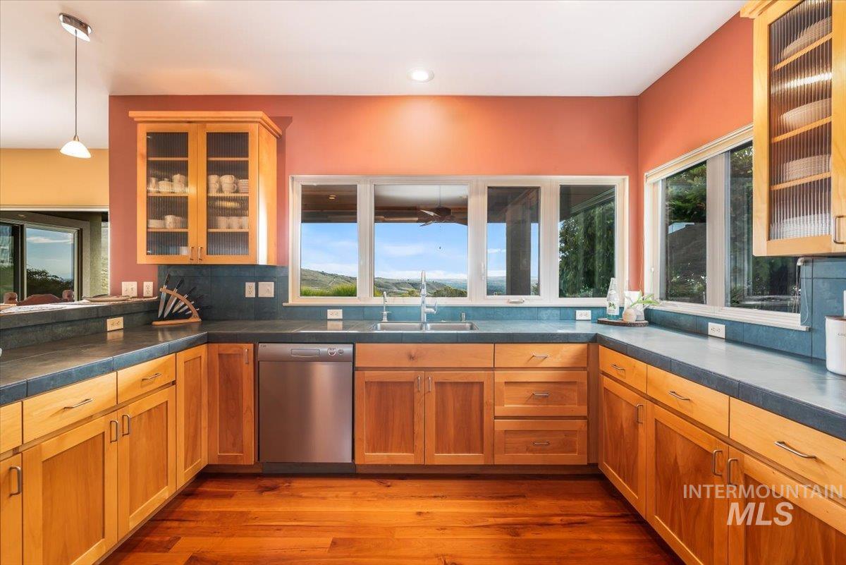 2899 E Table Rock Road