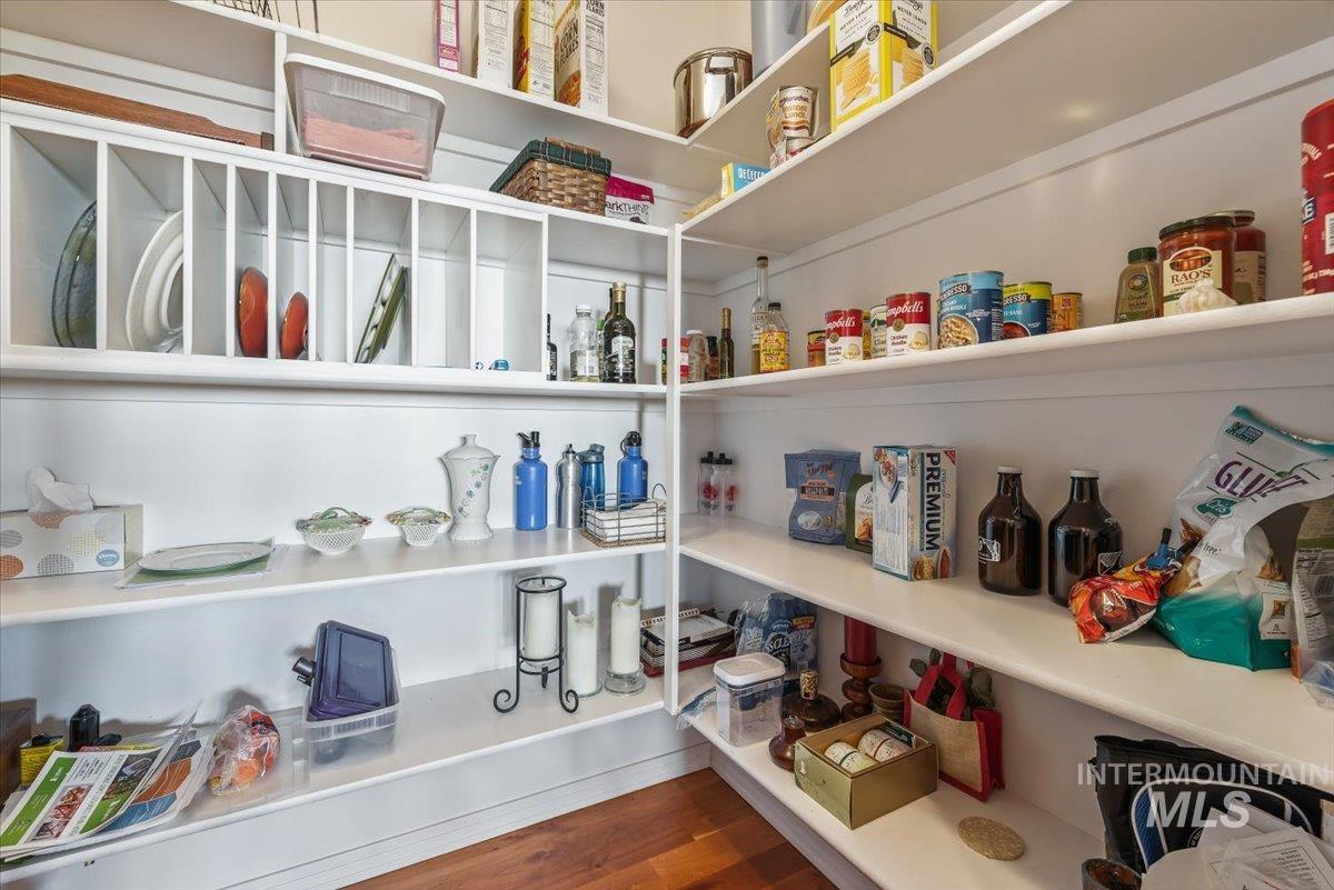 2899 E Table Rock Road