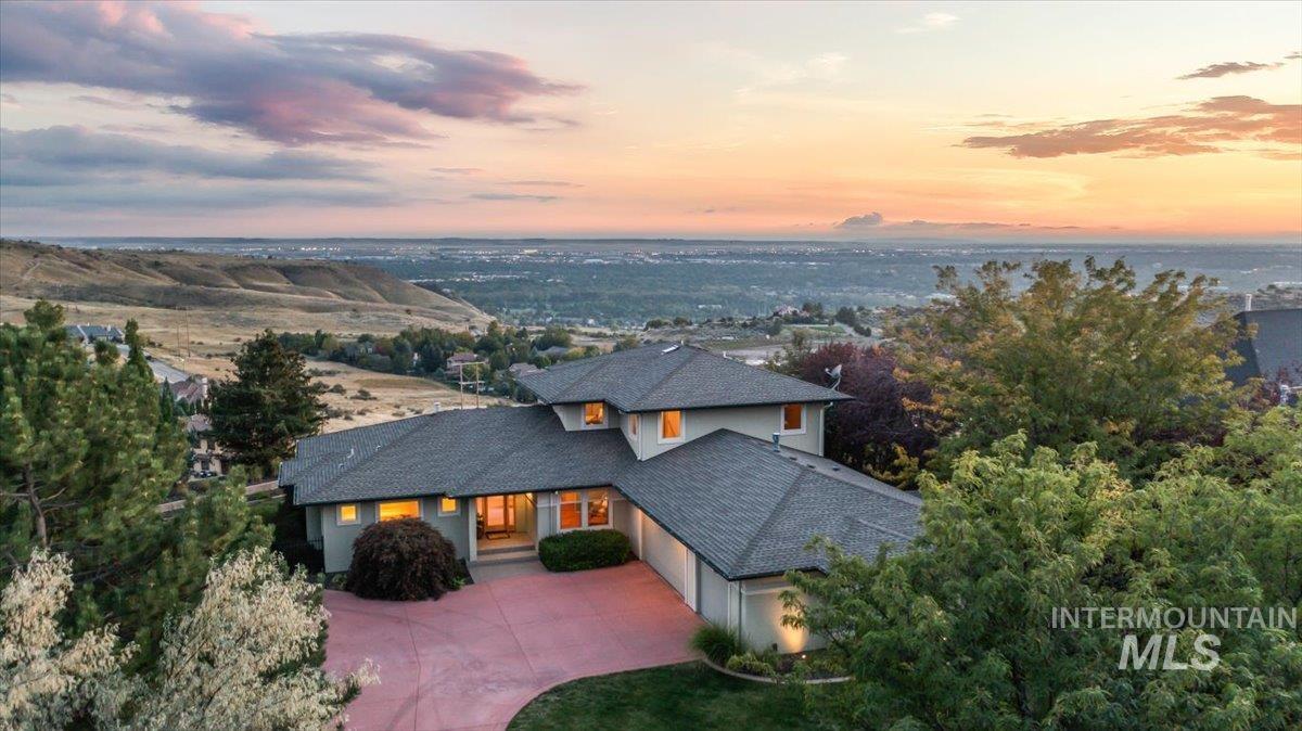 2899 E Table Rock Road