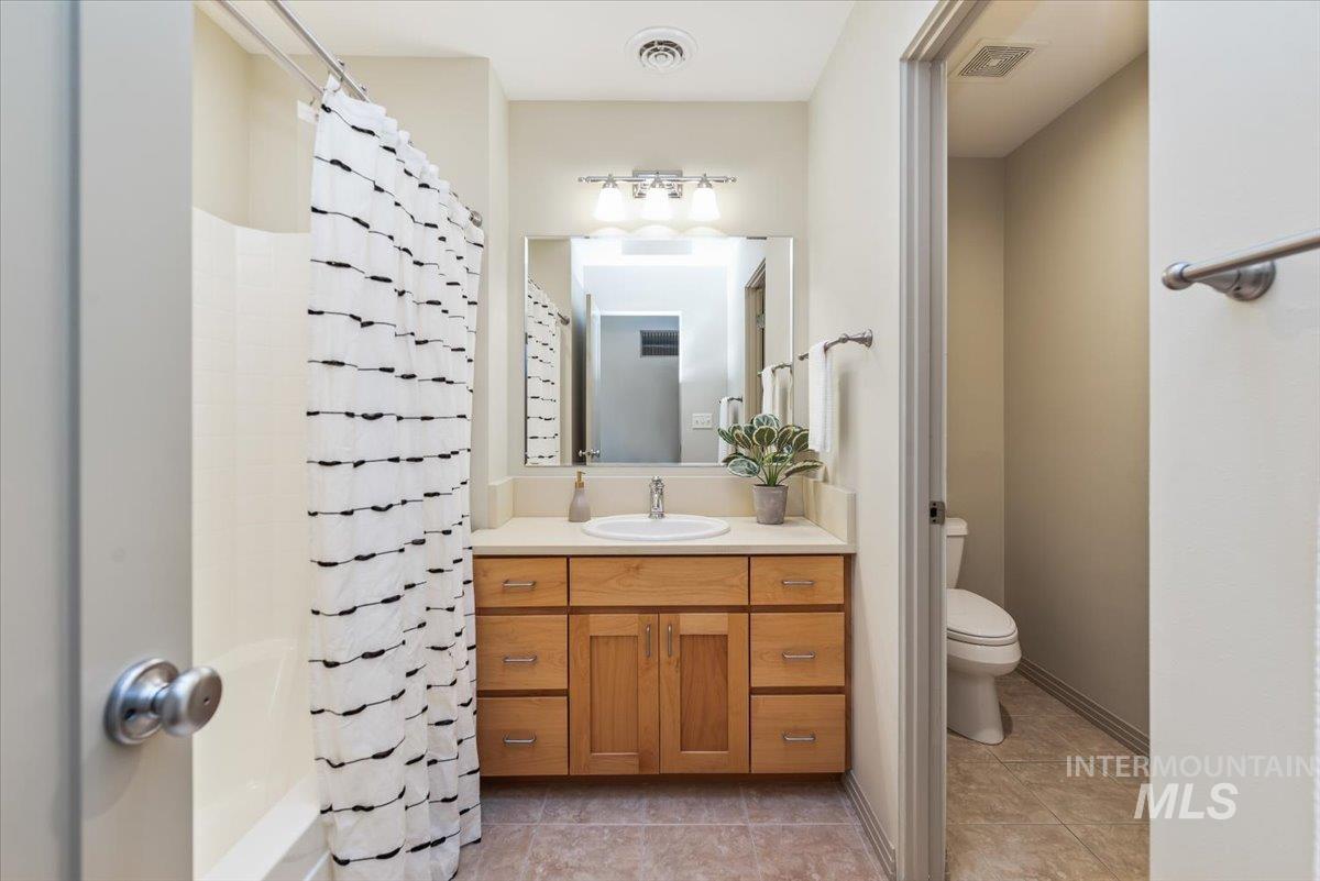 2899 E Table Rock Road