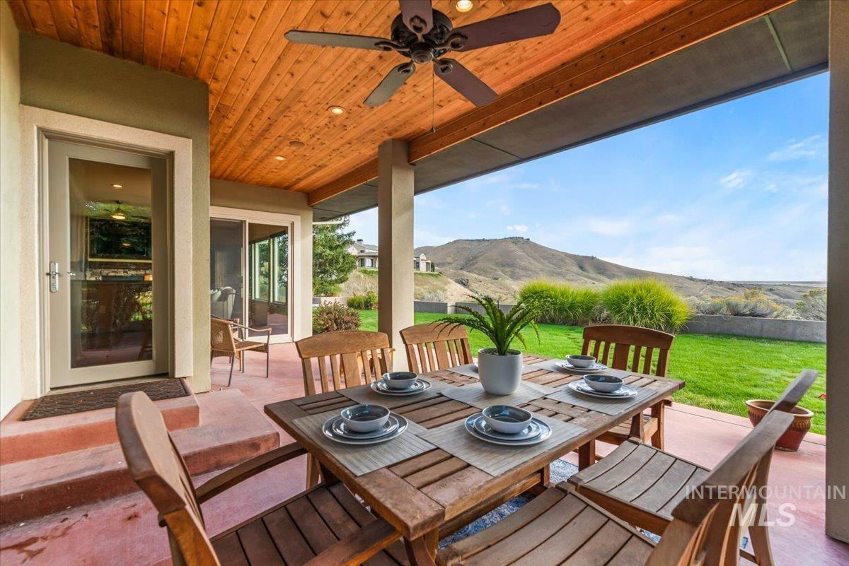 2899 E Table Rock Road