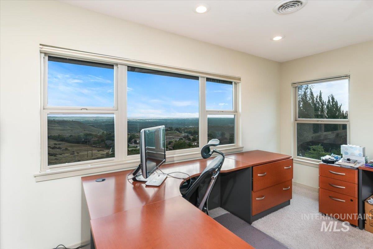 2899 E Table Rock Road