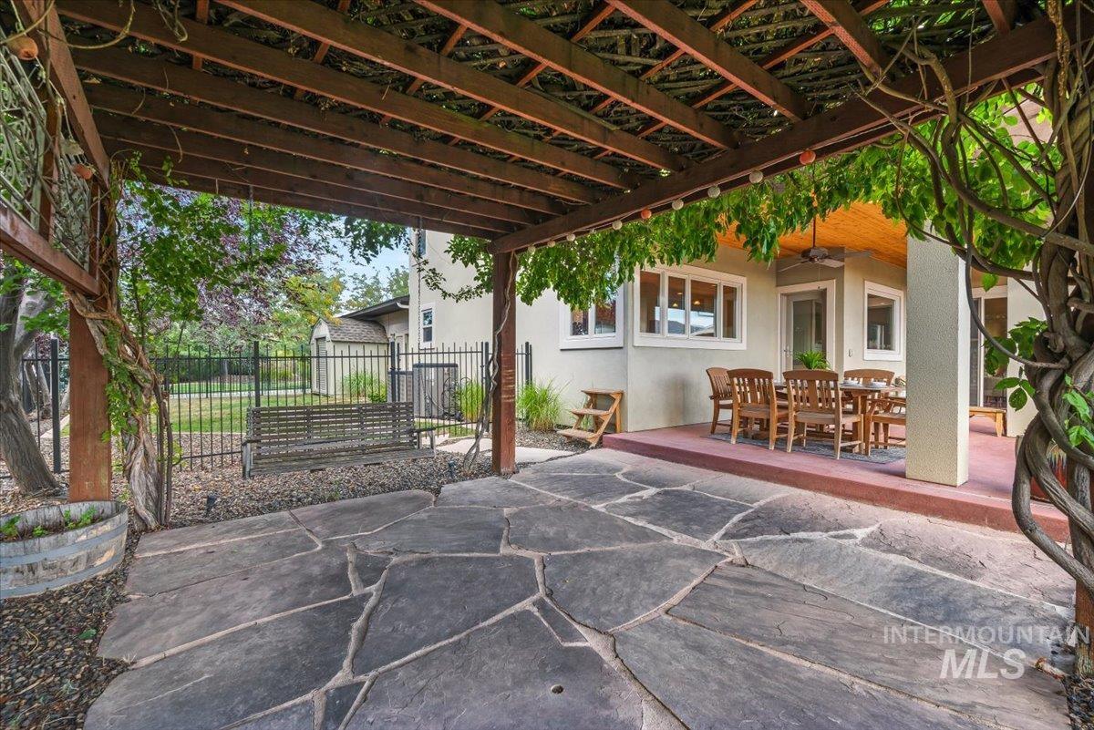 2899 E Table Rock Road