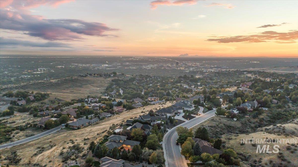 2899 E Table Rock Road