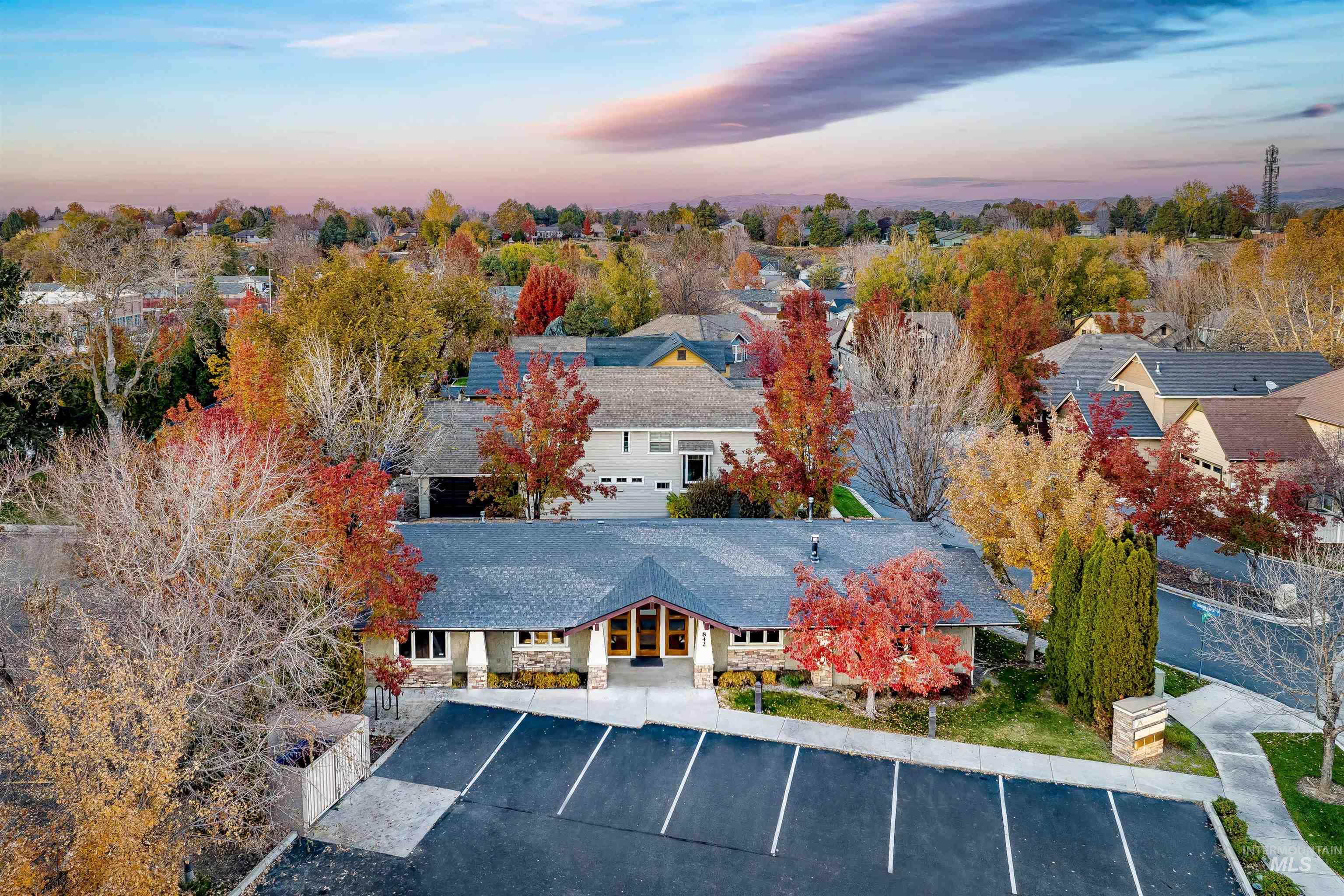 842 E Winding Creek Drive