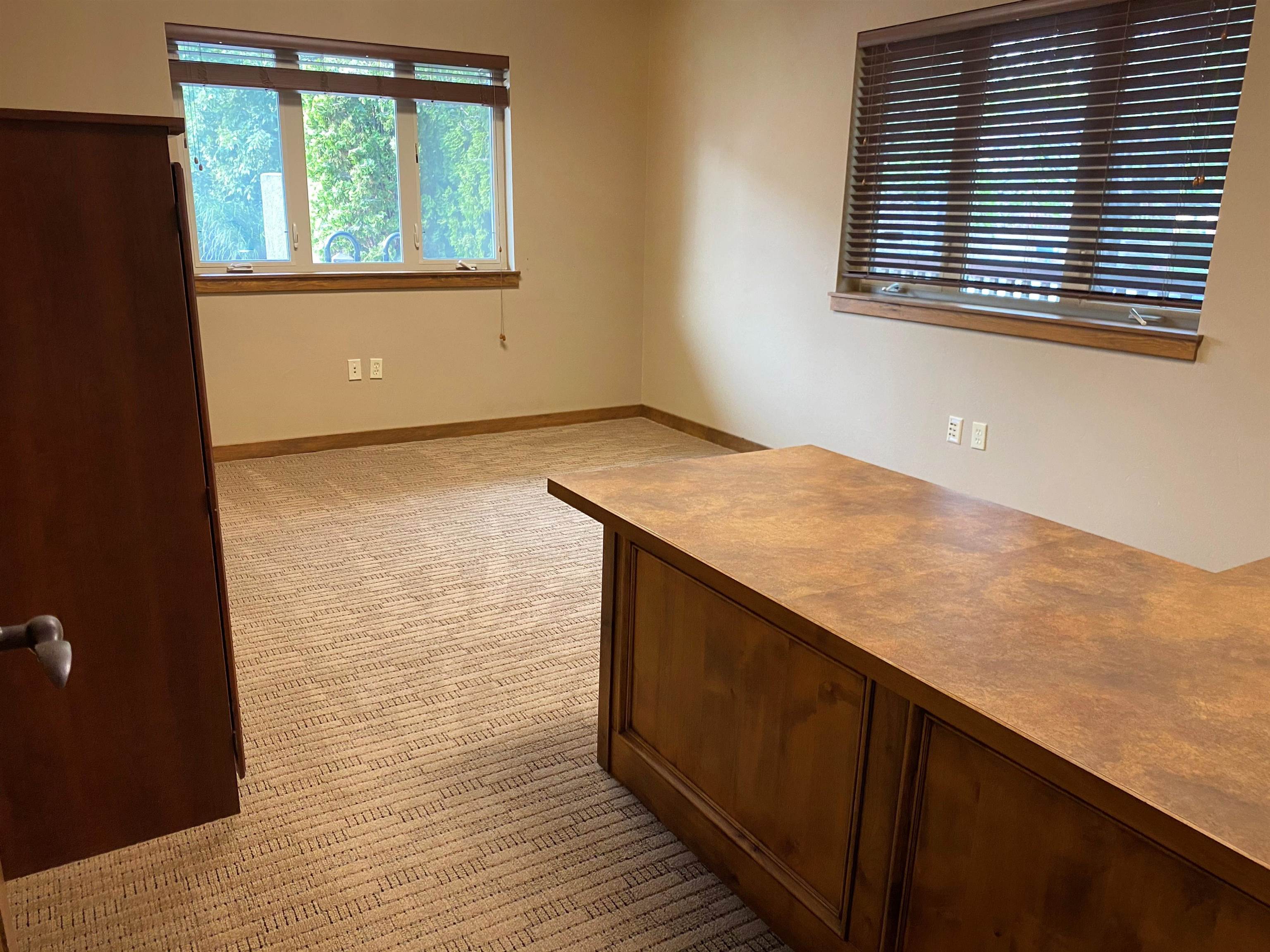 842 E Winding Creek Drive