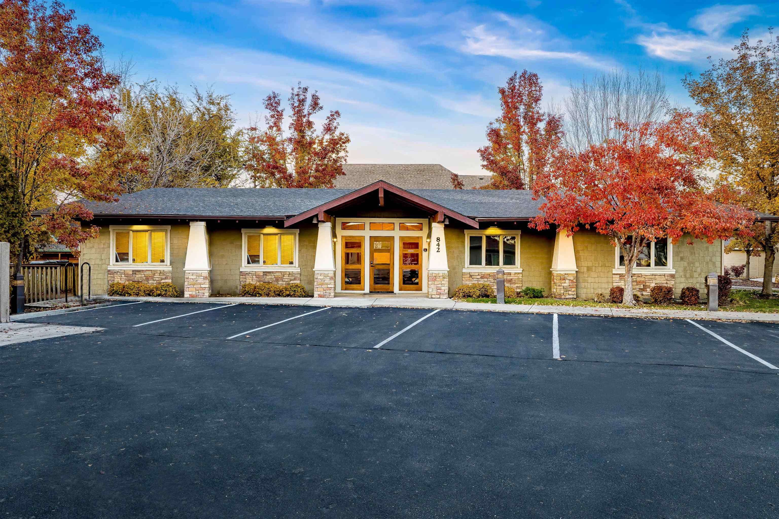 842 E Winding Creek Drive