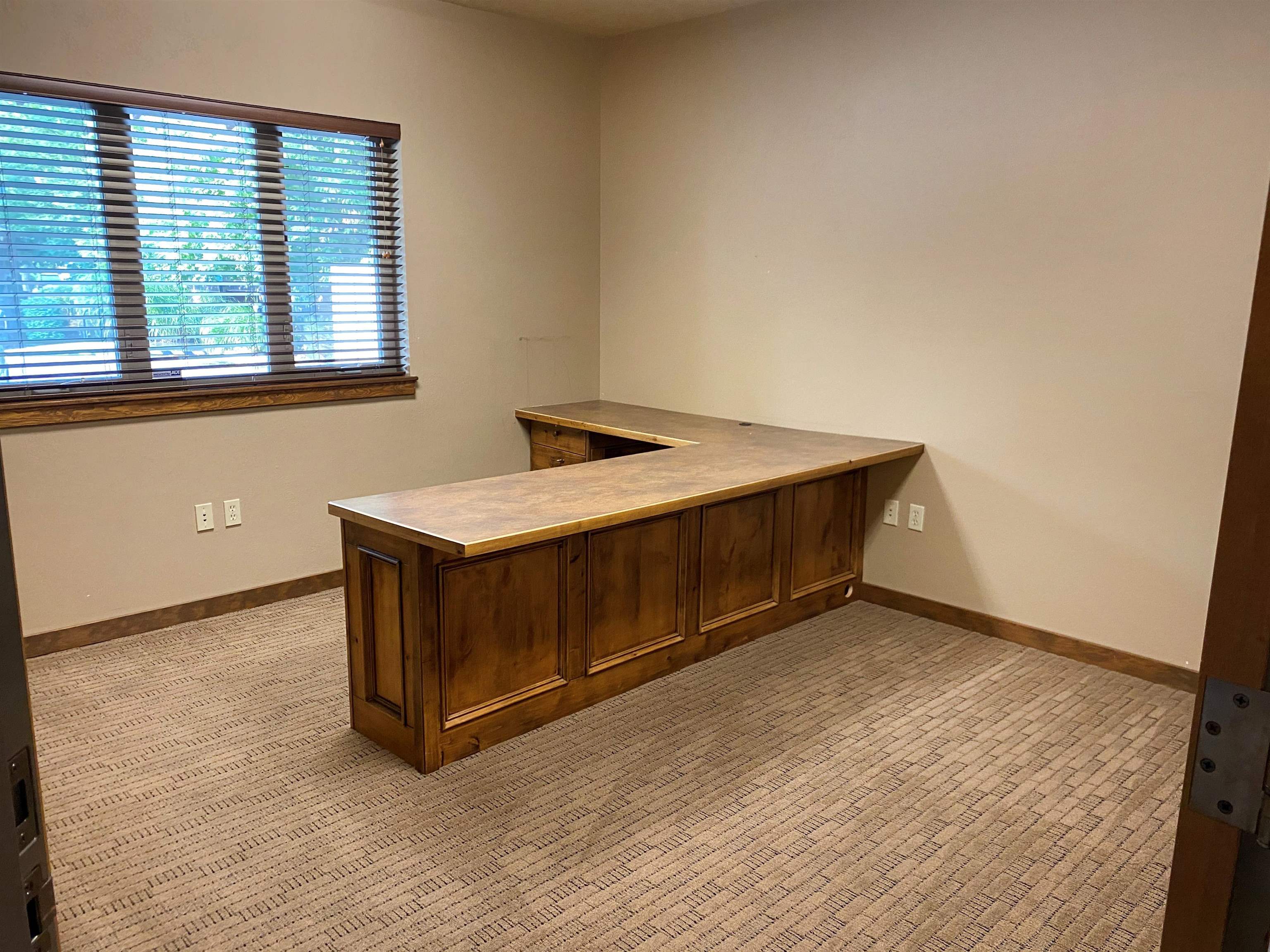 842 E Winding Creek Drive