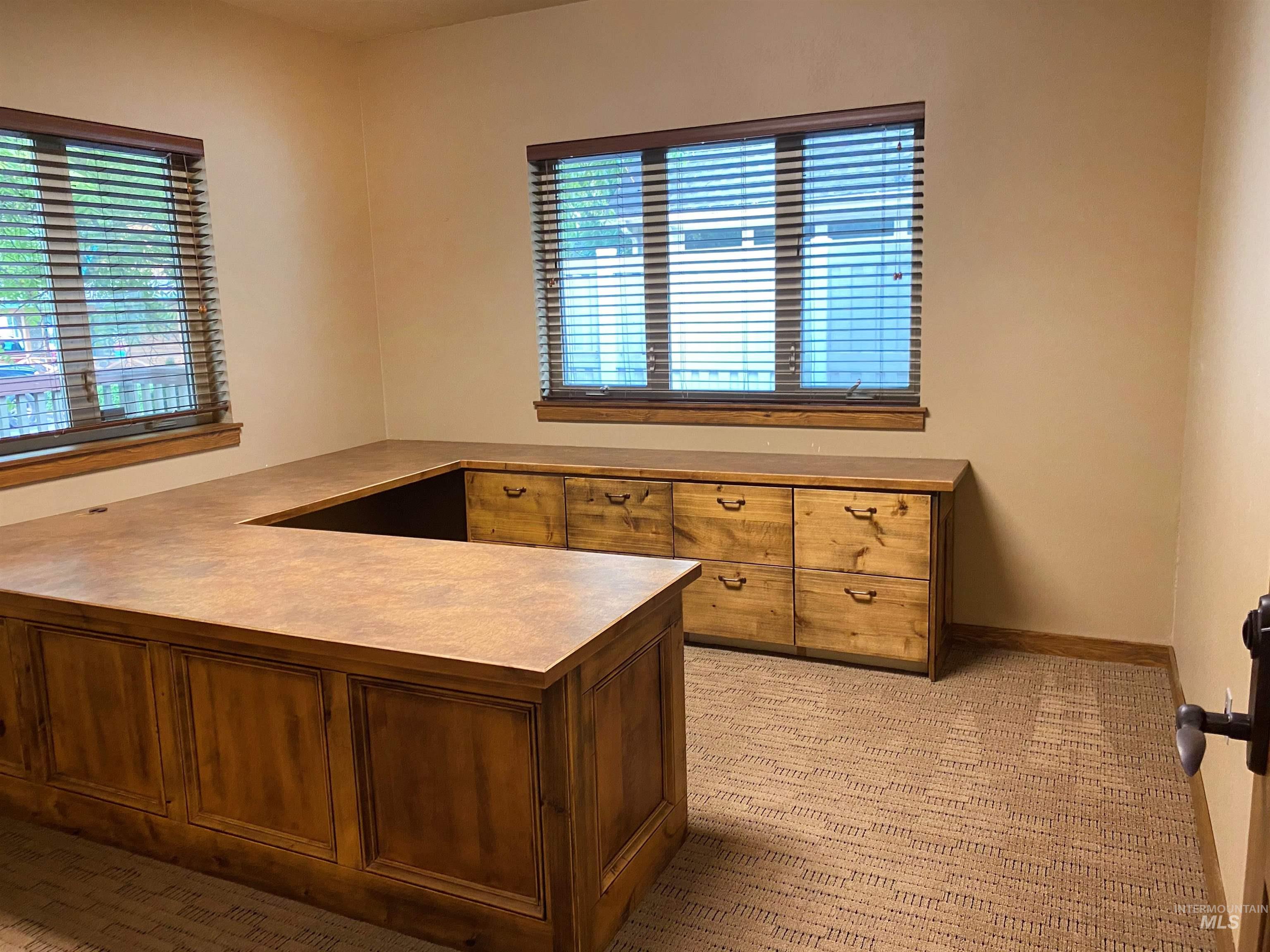 842 E Winding Creek Drive