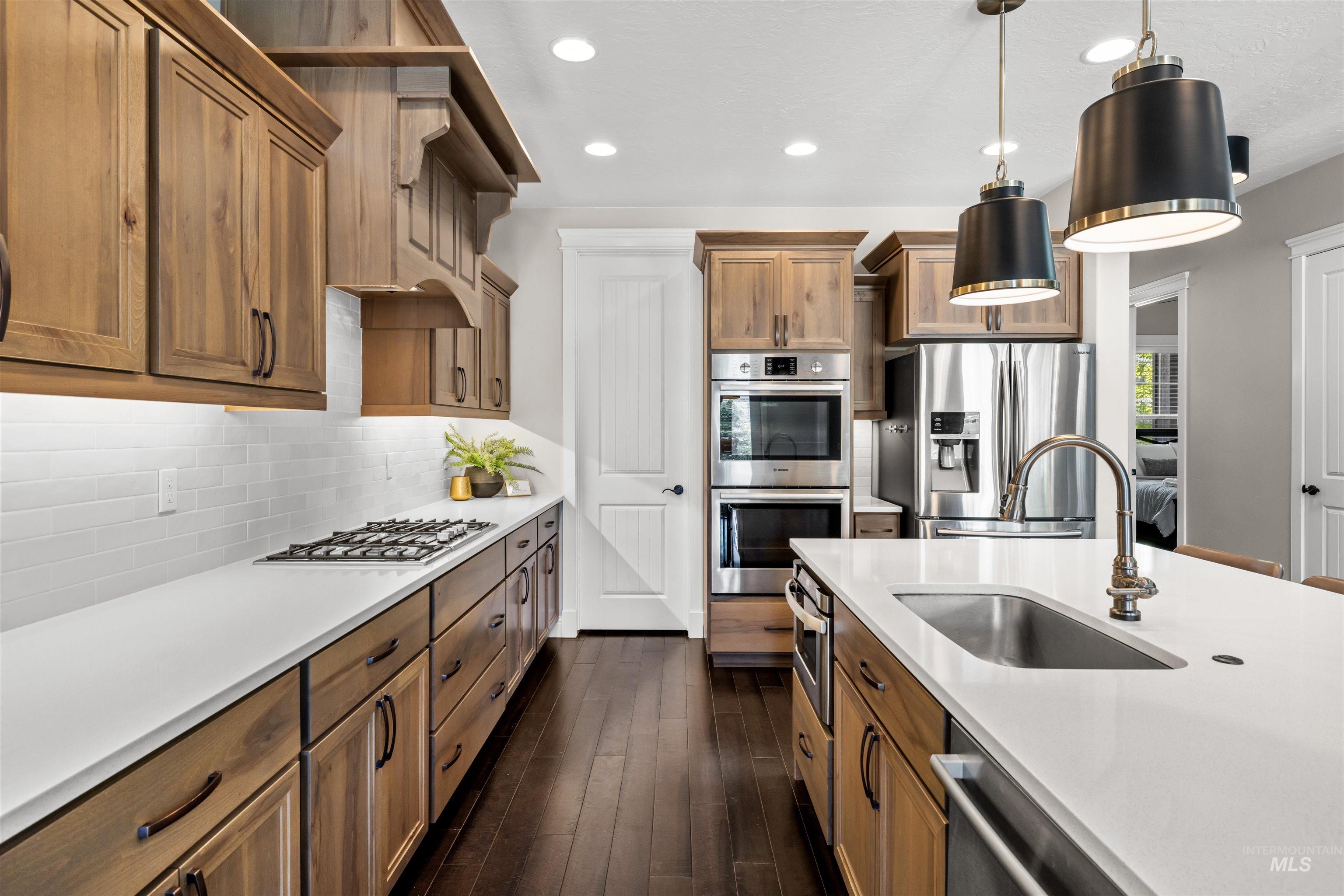 348 N Timber Wolf Pl