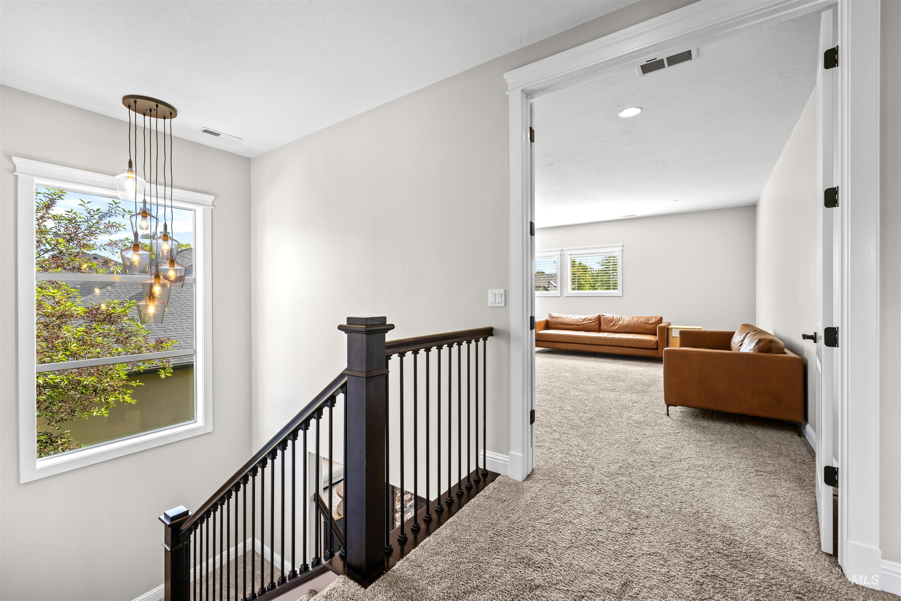 348 N Timber Wolf Pl