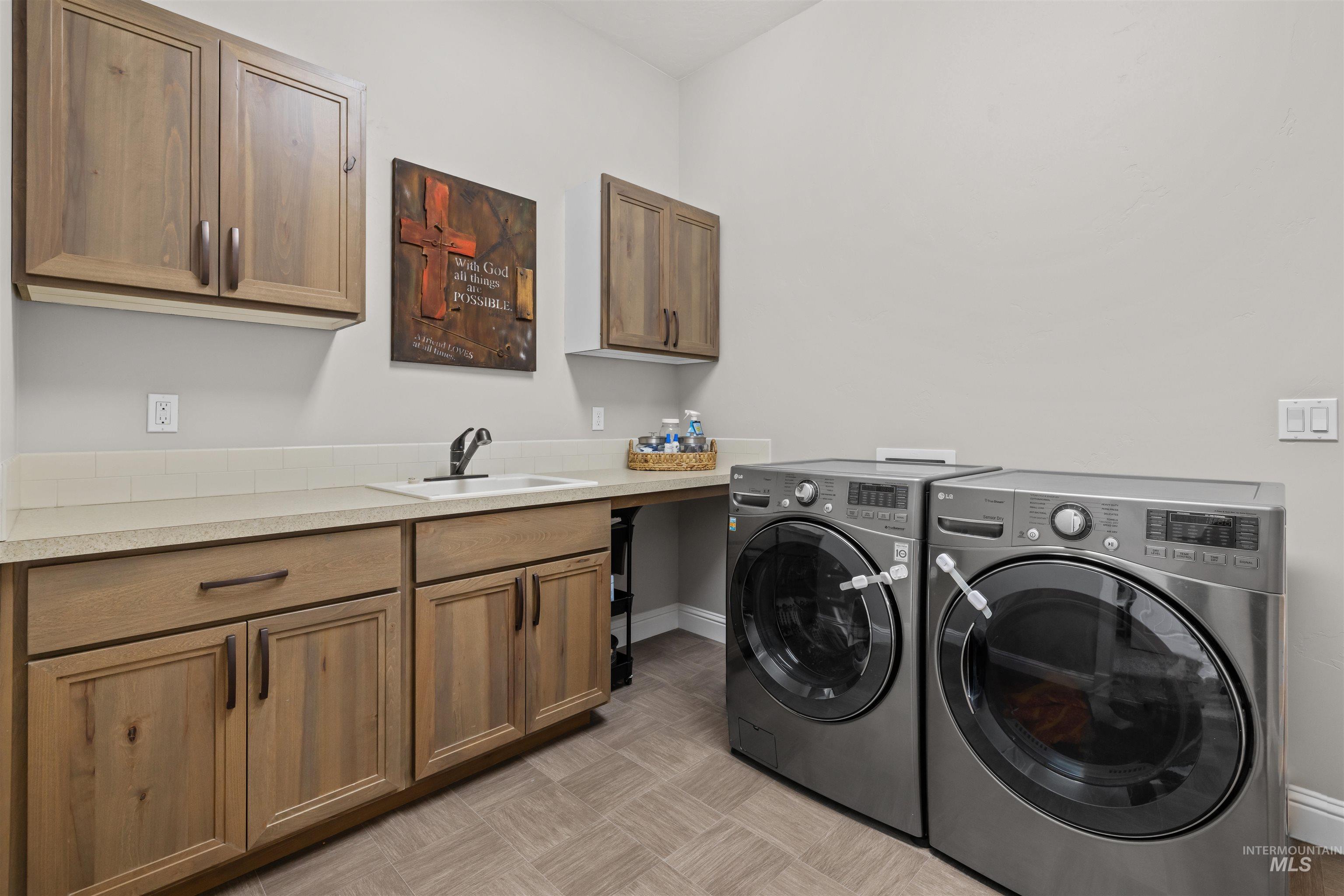 348 N Timber Wolf Pl