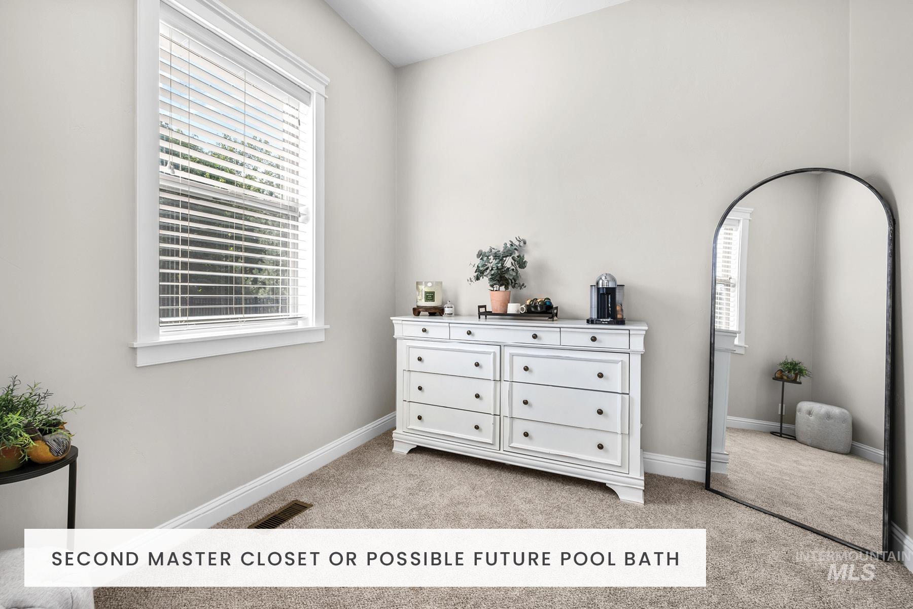 348 N Timber Wolf Pl