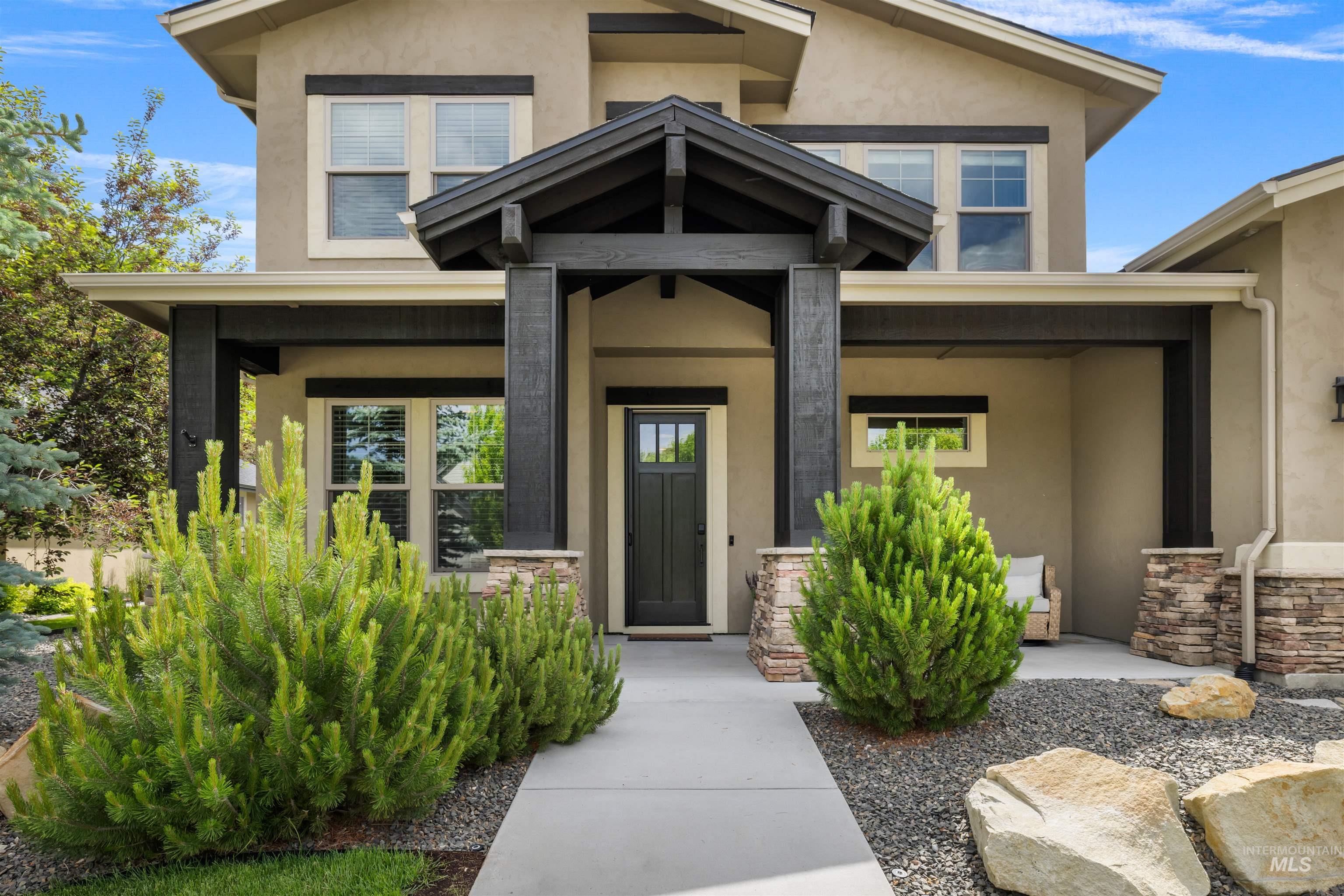 348 N Timber Wolf Pl