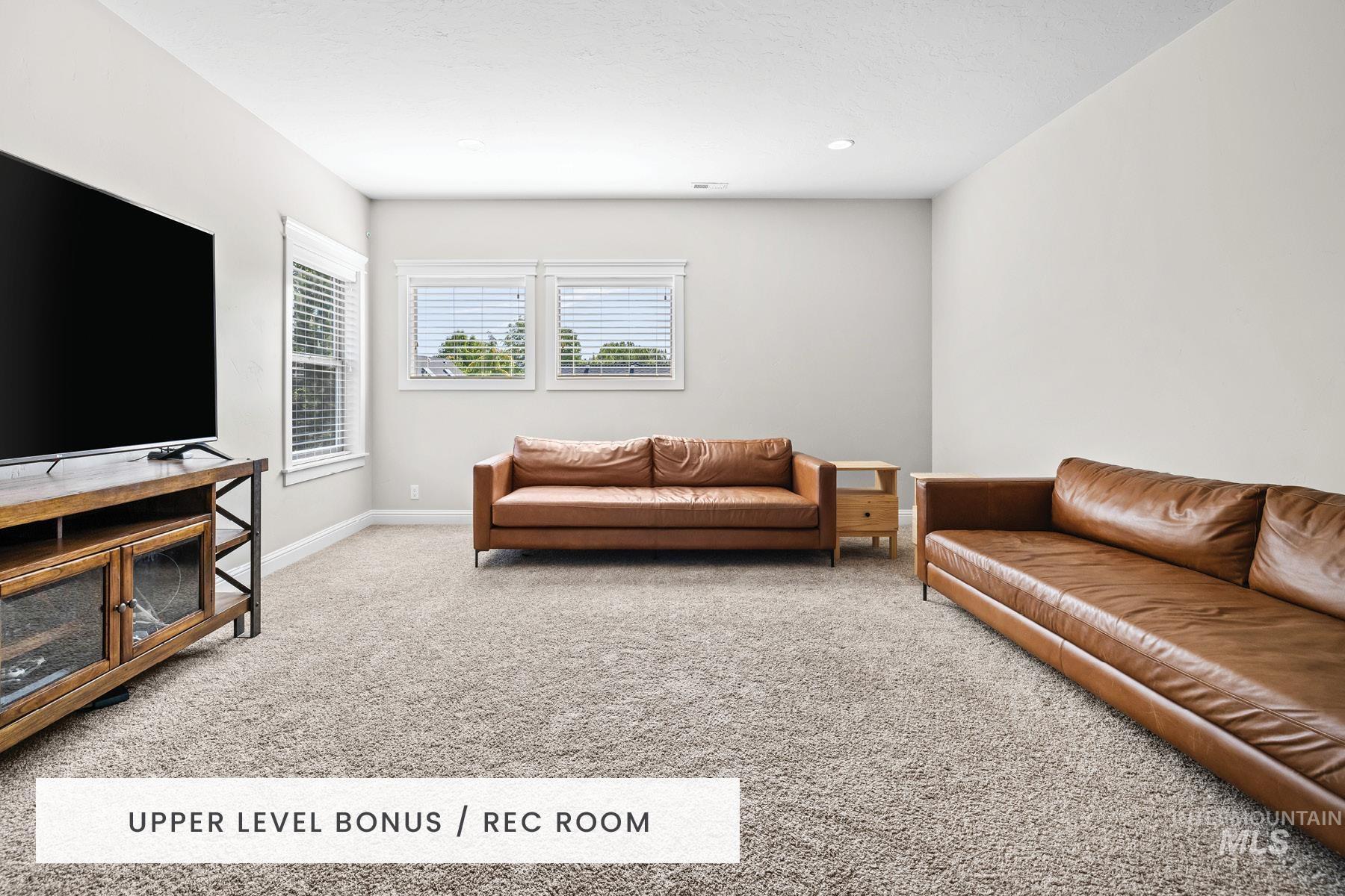 348 N Timber Wolf Pl