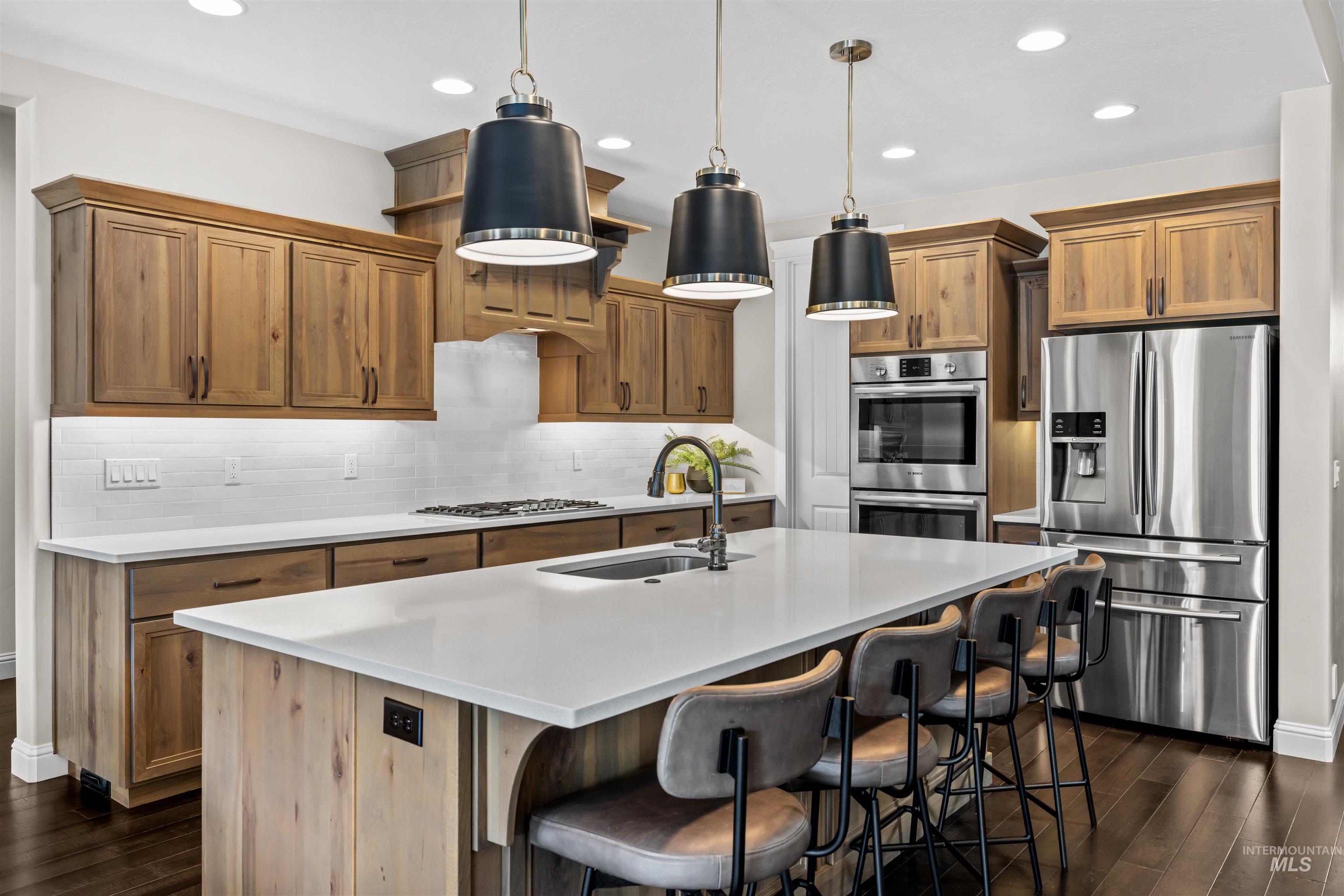 348 N Timber Wolf Pl