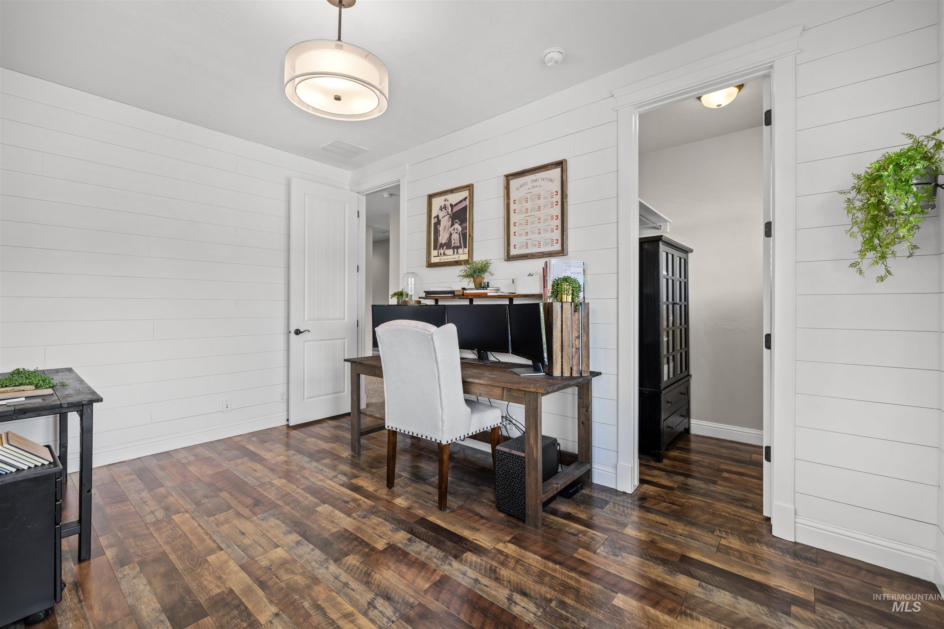 348 N Timber Wolf Pl