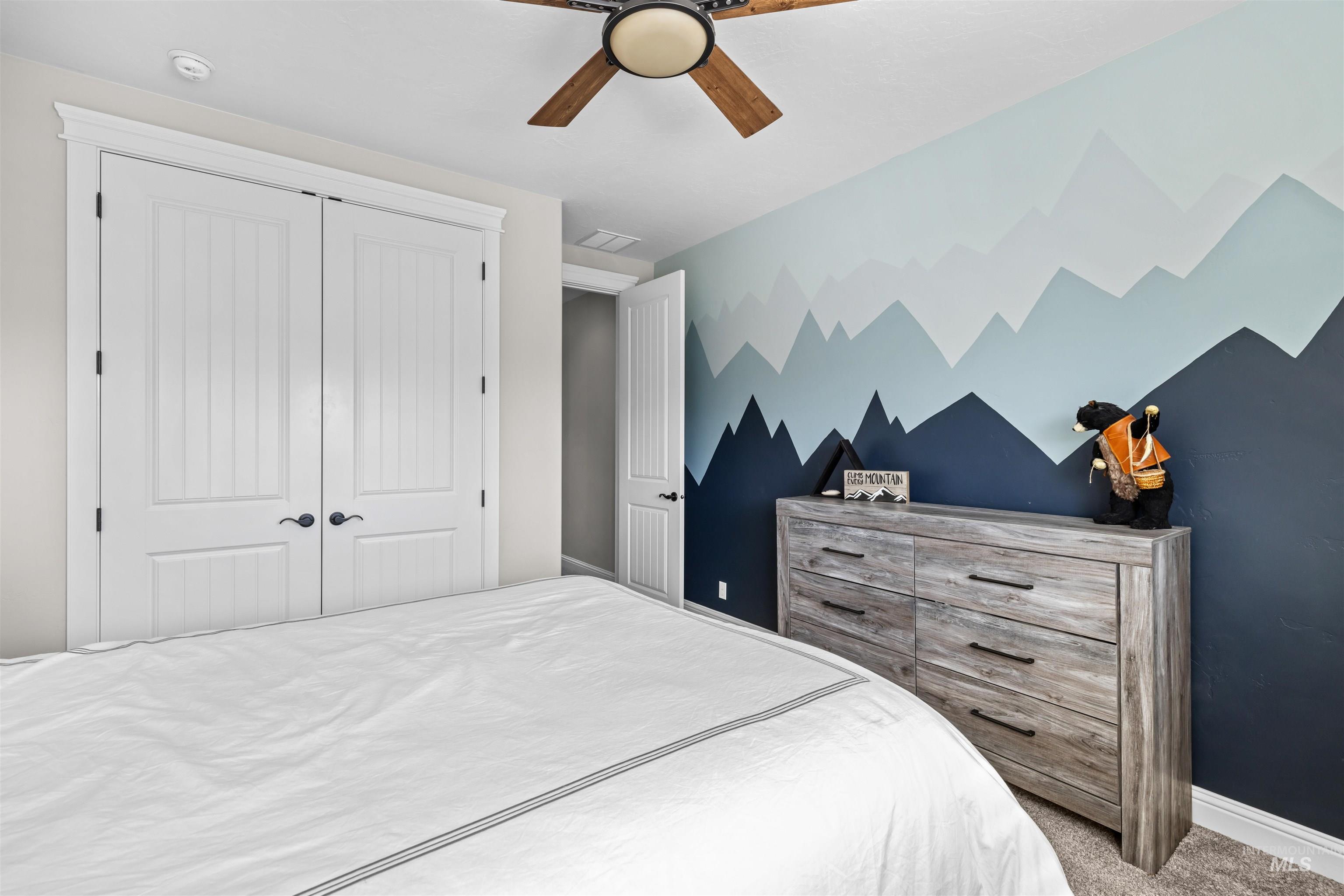 348 N Timber Wolf Pl