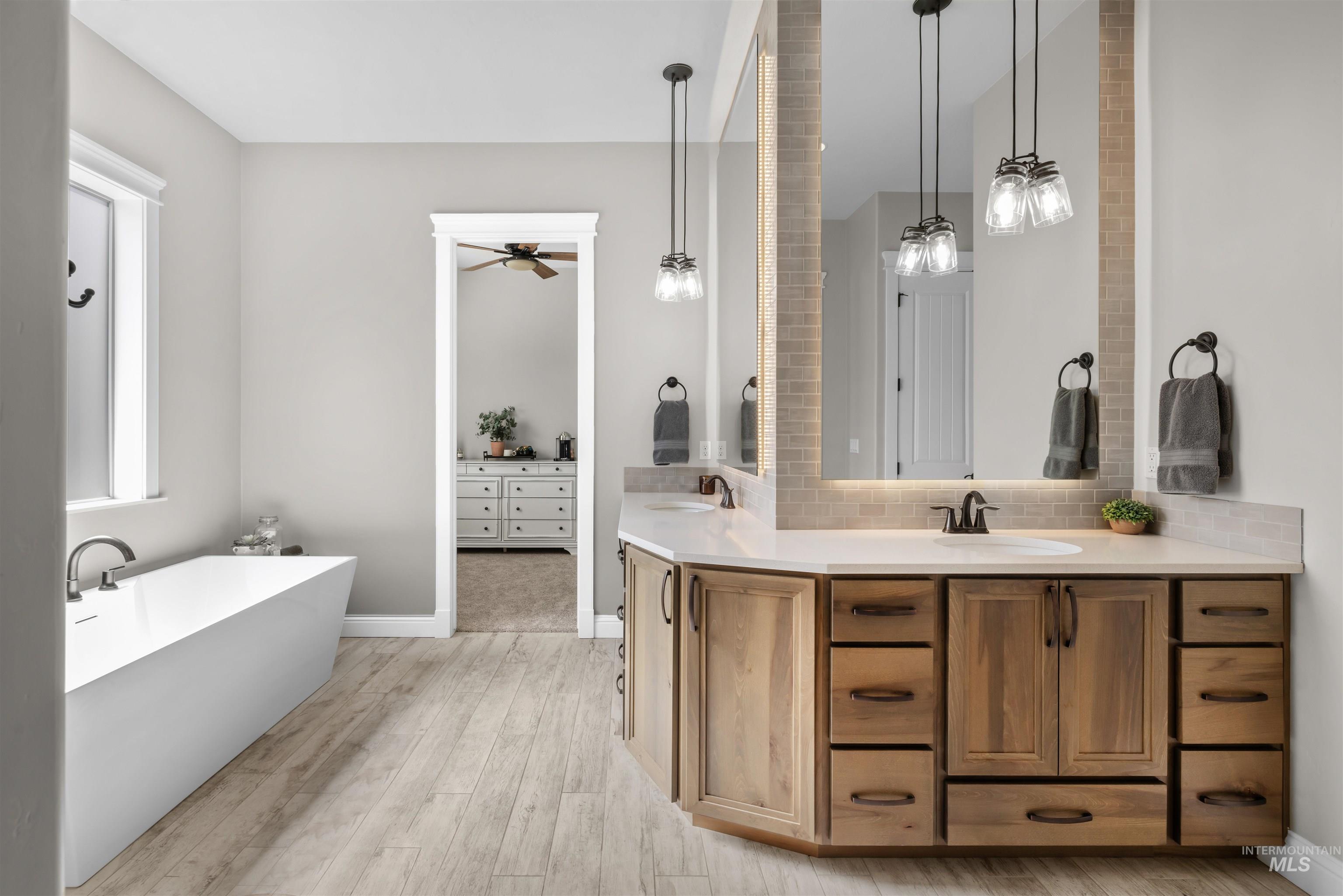 348 N Timber Wolf Pl