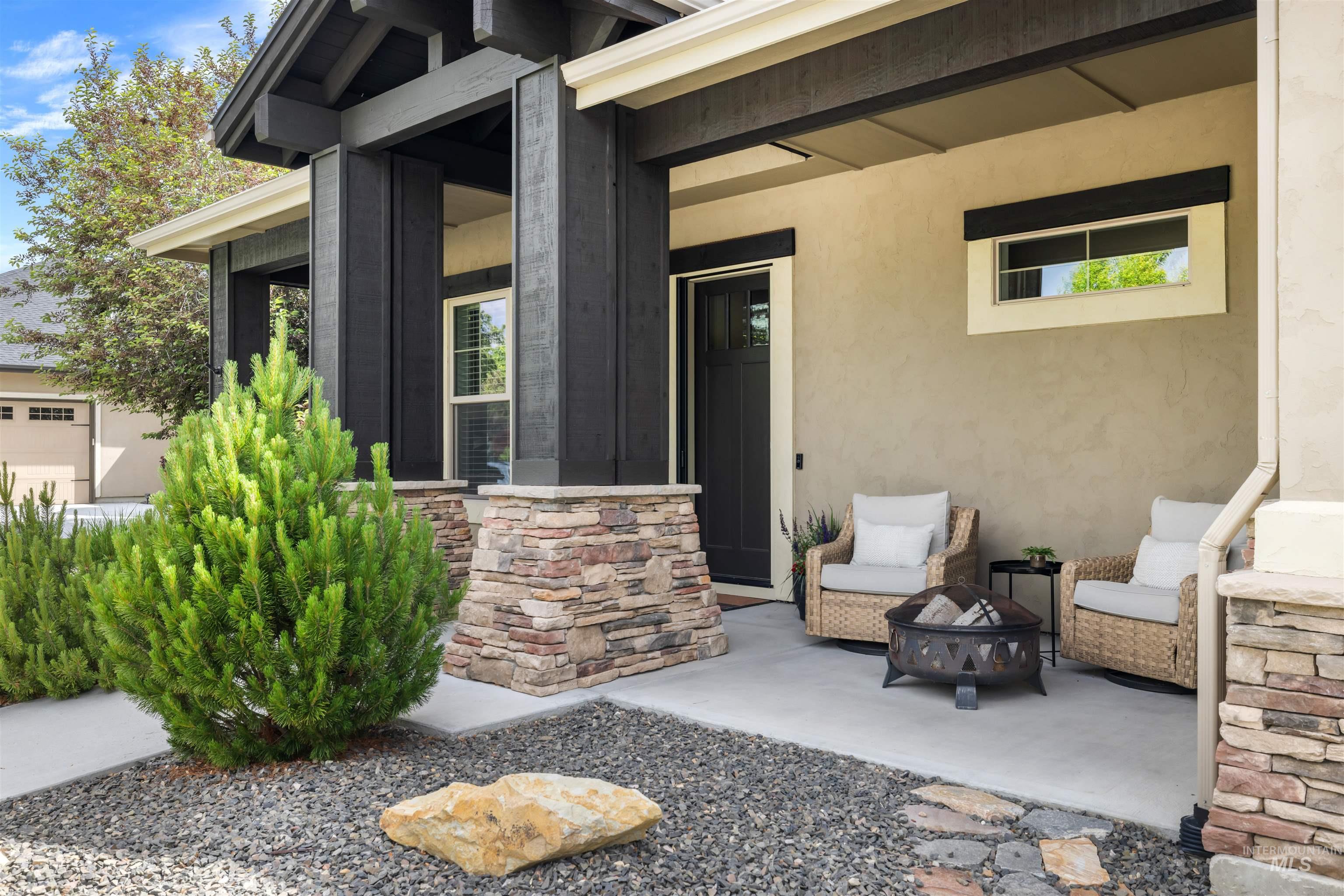 348 N Timber Wolf Pl