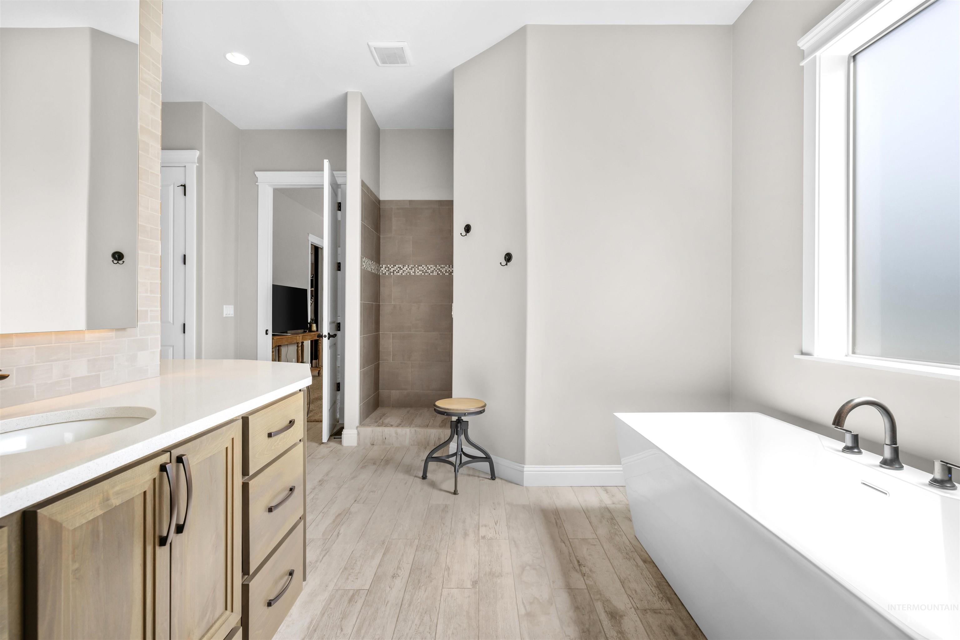 348 N Timber Wolf Pl