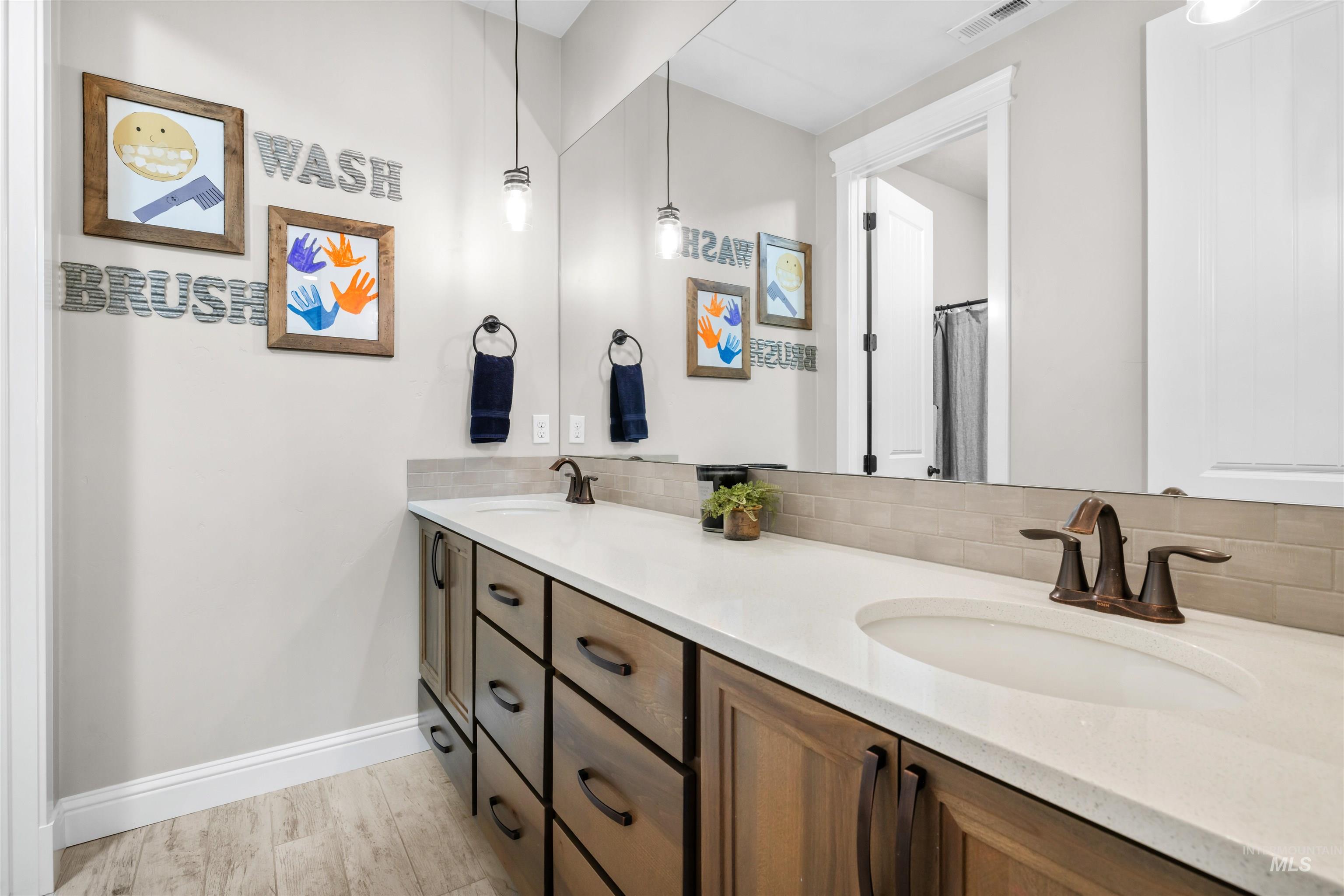 348 N Timber Wolf Pl