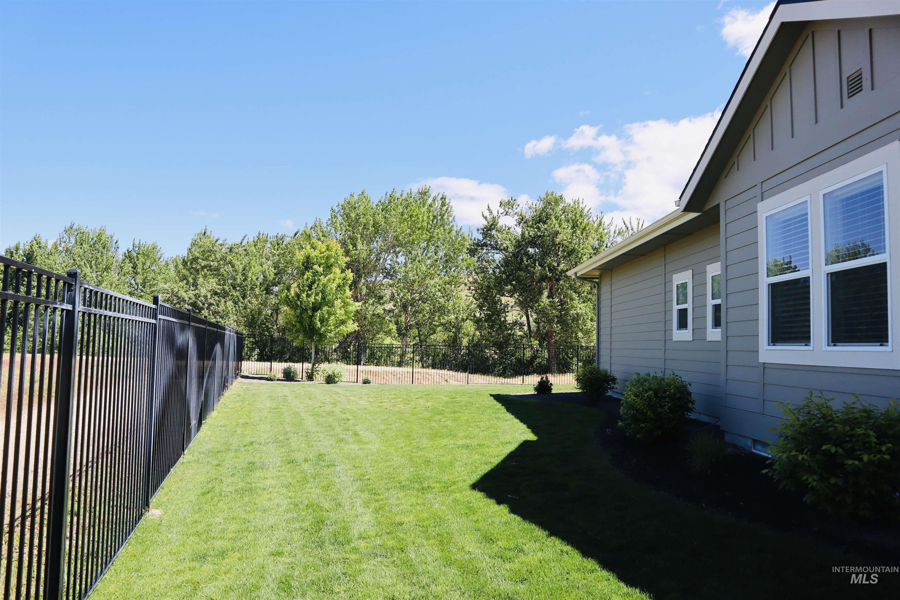 3332 W Miners Farm Drive