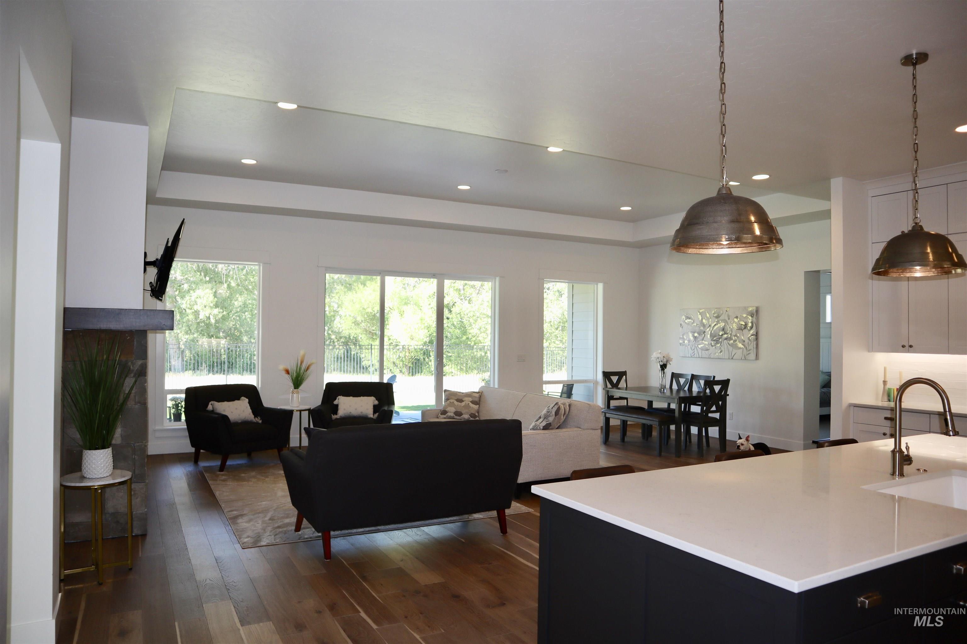 3332 W Miners Farm Drive