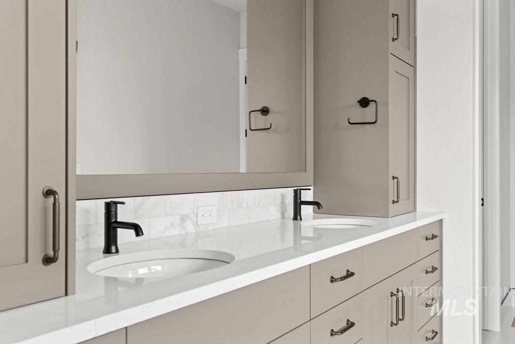 11305 N Elk Ridge Way